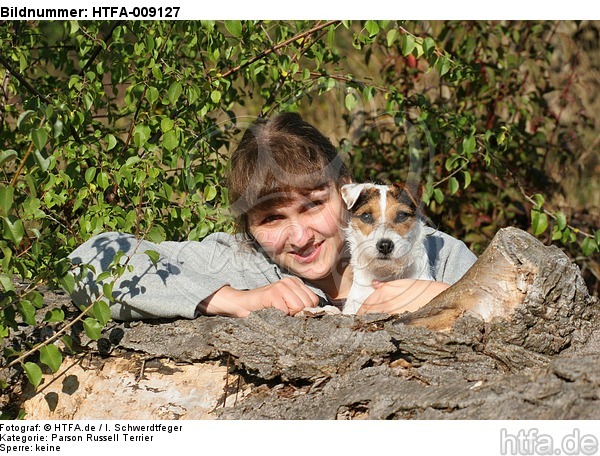 Frau mit Parson Russell Terrier / woman with PRT / HTFA-009127