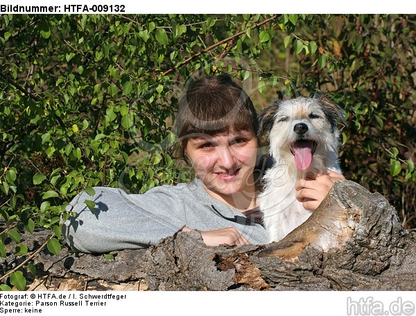 Frau mit Parson Russell Terrier / woman with PRT / HTFA-009132