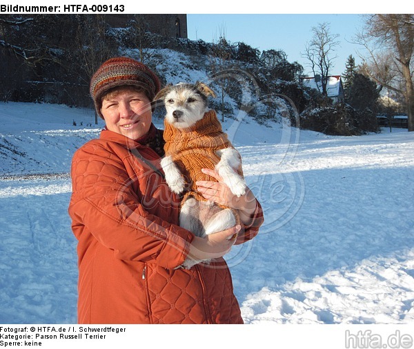 Frau mit Parson Russell Terrier / woman with PRT / HTFA-009143