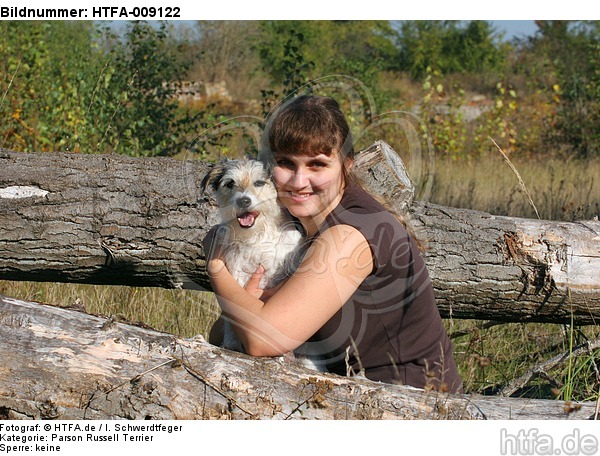 Frau mit Parson Russell Terrier / woman with PRT / HTFA-009122