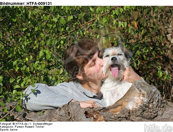 Frau mit Parson Russell Terrier / woman with PRT / HTFA-009131