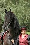 Frau mit Friese / woman and friesian horse