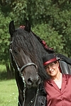 Frau mit Friese / woman and friesian horse