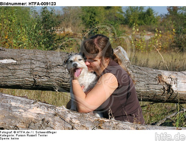 Frau mit Parson Russell Terrier / woman with PRT / HTFA-009123