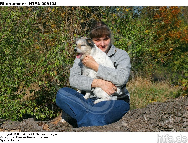 Frau mit Parson Russell Terrier / woman with PRT / HTFA-009134